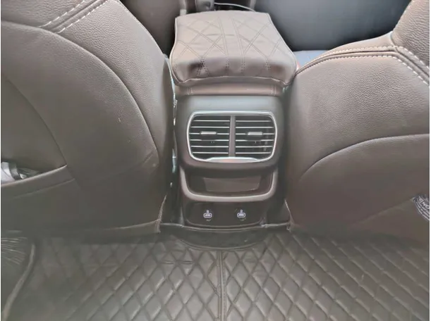 Car image 39
