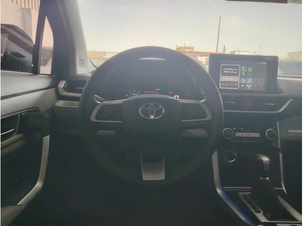 Car image 27