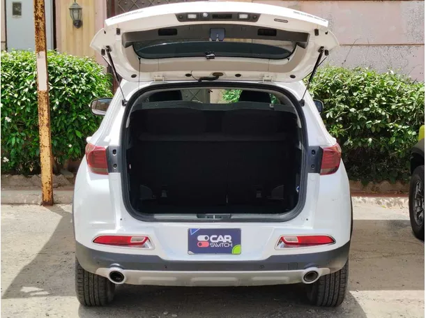 Car image 26