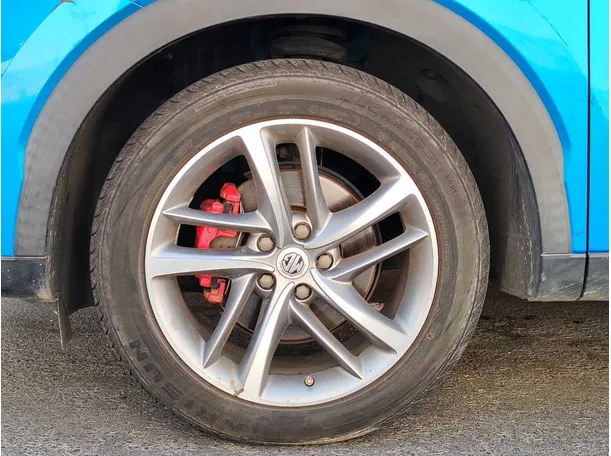 Car image 10
