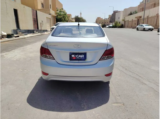 Car image 6