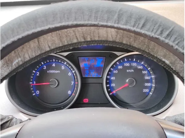Car image 25
