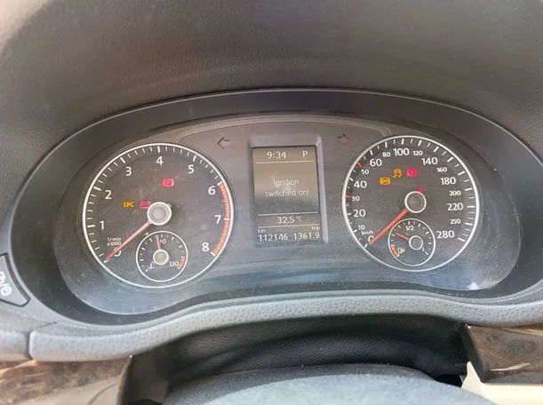 Car image 25