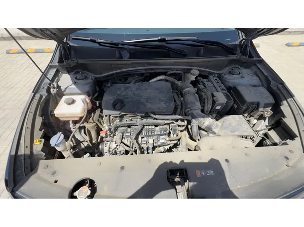Car image 26