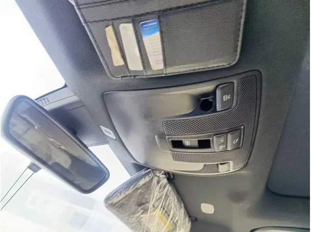 Car image 29