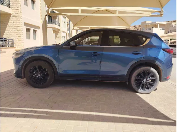 Car image 8