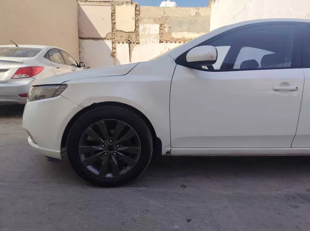 Car image 9