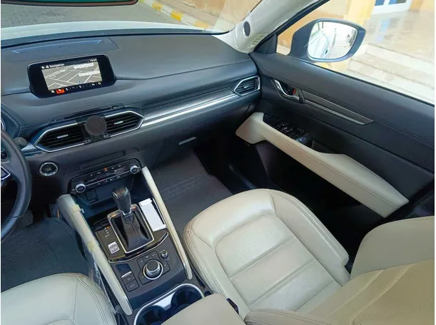 Car image 24