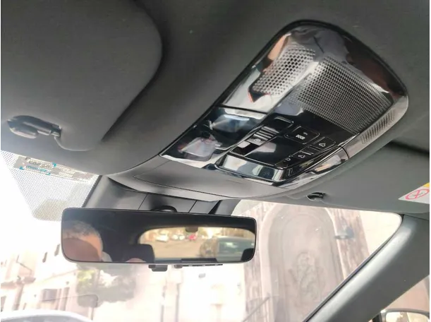 Car image 31