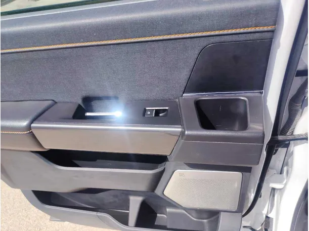 Car image 28