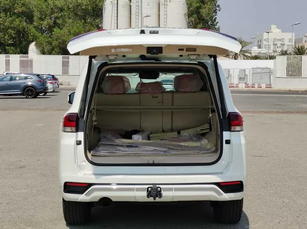 Car image 28