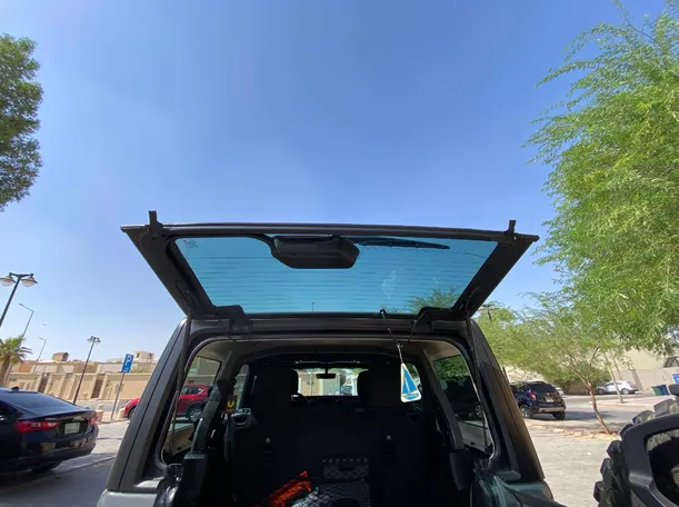 Car image 19