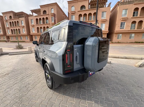 Car image 7