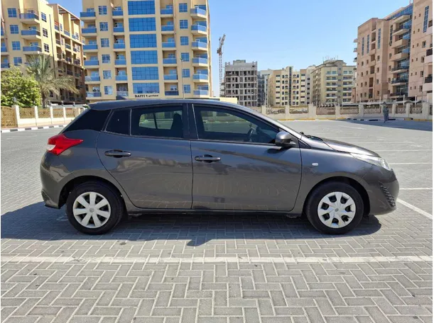 Car image 8
