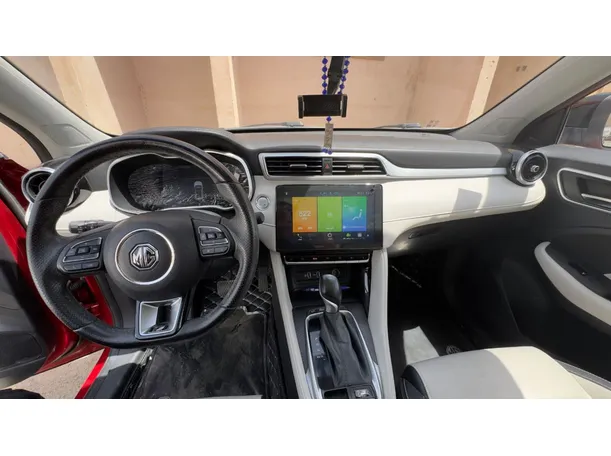 Car image 15