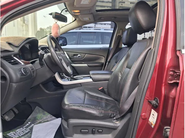 Car image 12