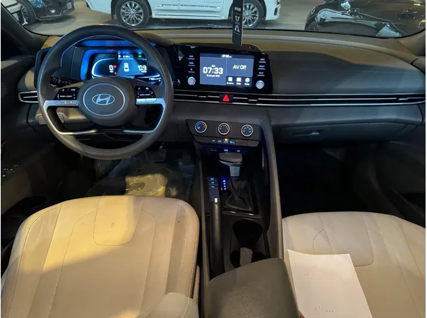Car image 11