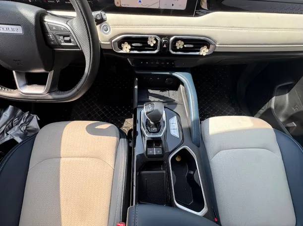 Car image 17