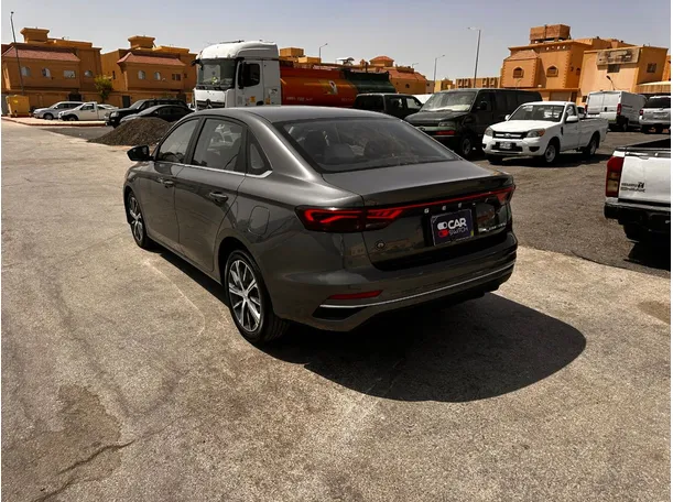 Car image 7