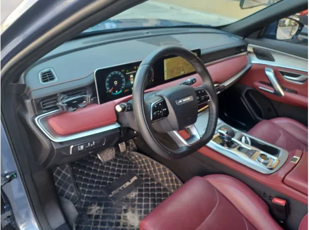 Car image 12