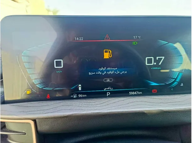 Car image 25