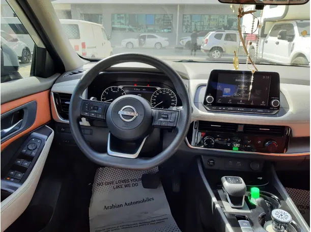 Car image 12