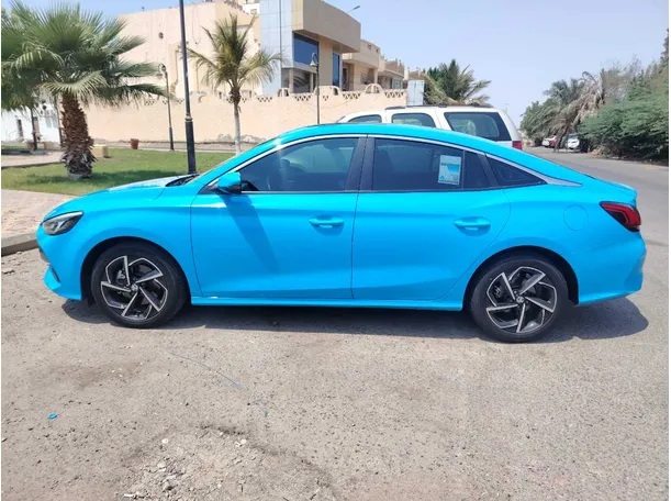 Car image 8