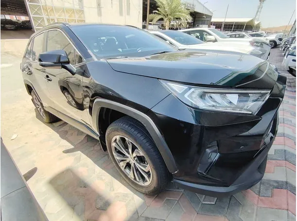 Car image 4