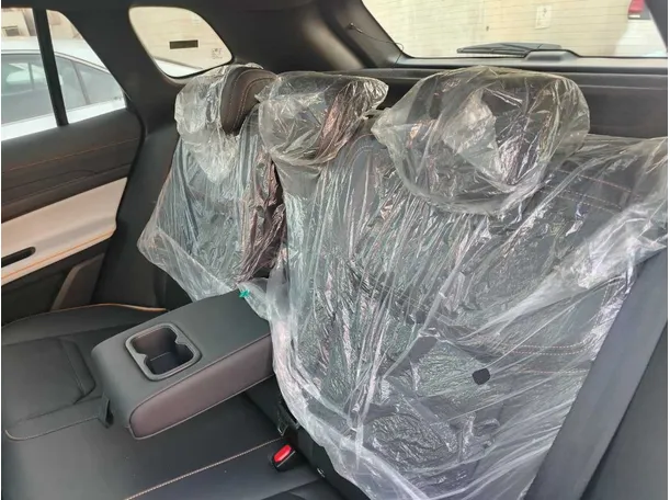 Car image 18