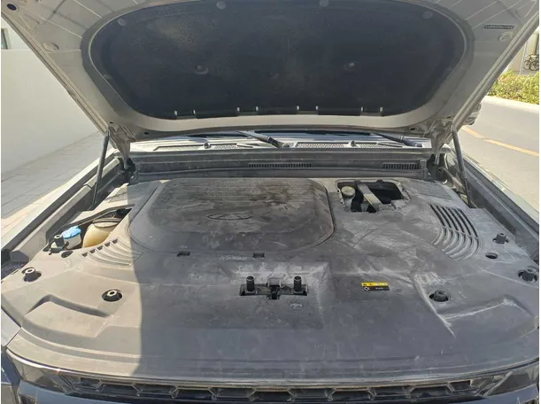 Car image 25