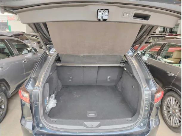 Car image 36