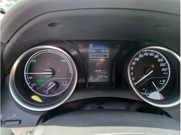 Car image 18