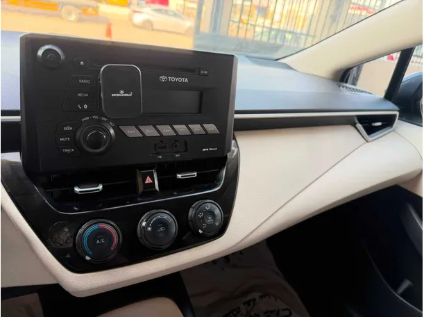 Car image 19