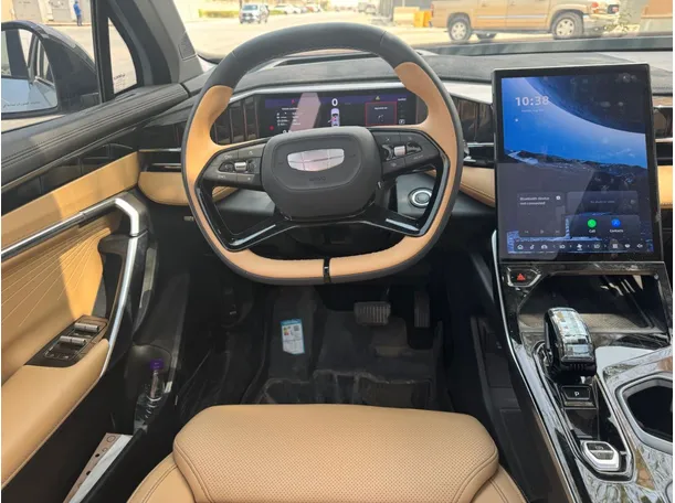 Car image 17