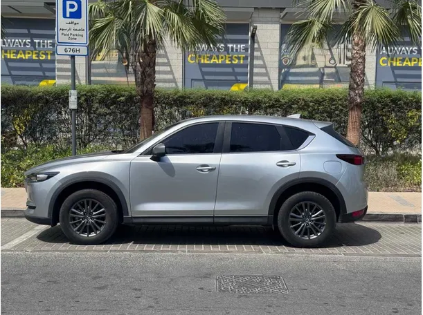 Car image 4