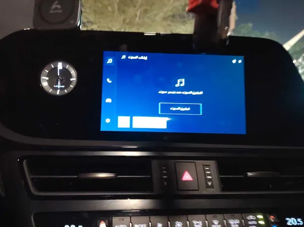 Car image 16