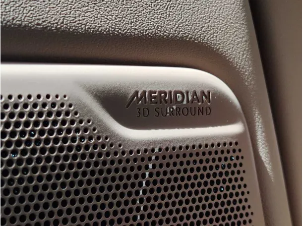 Car image 27
