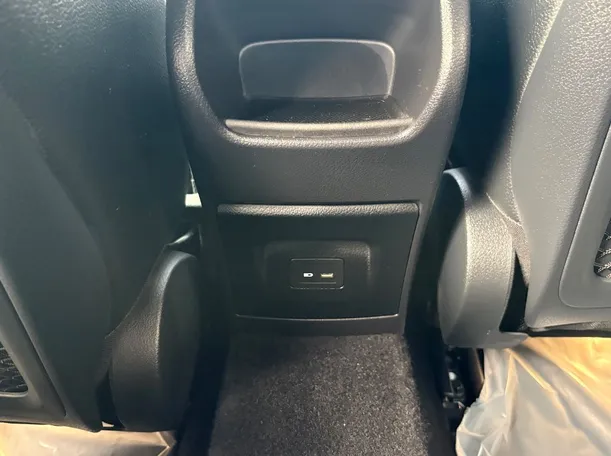 Car image 27