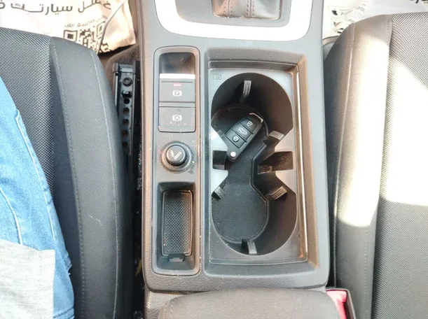 Car image 25