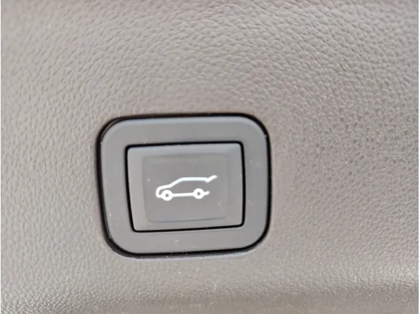 Car image 29