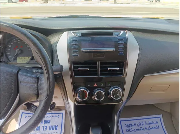 Car image 16