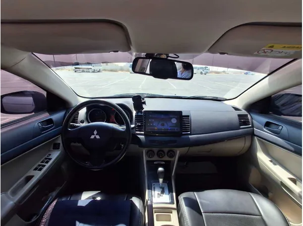 Car image 14