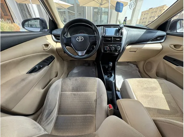 Car image 15