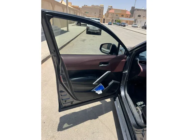Car image 10