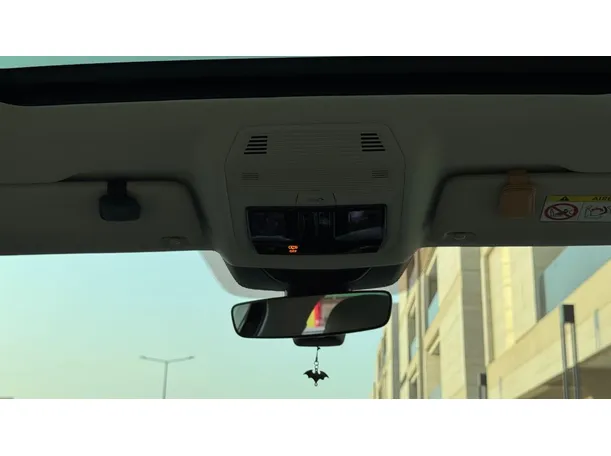 Car image 23