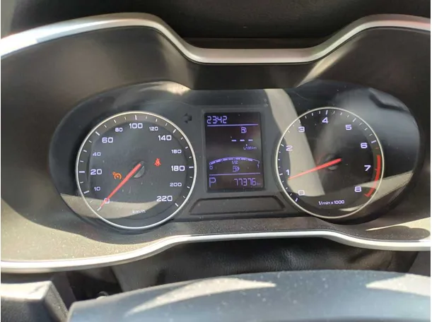 Car image 19
