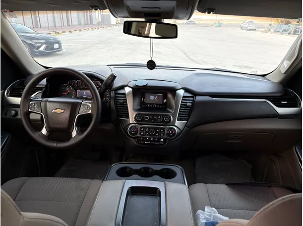 Car image 18