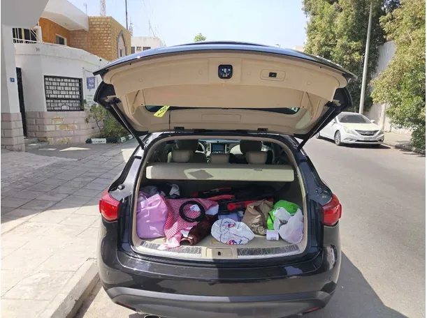Car image 30