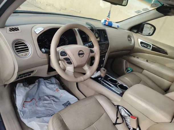 Car image 14