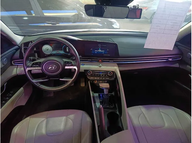 Car image 20